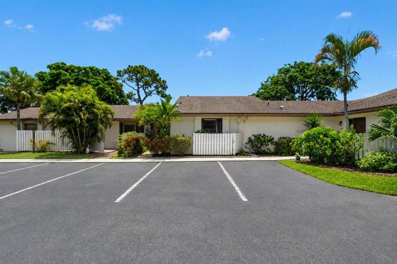2 bedroom Condominium at 6102 Woodlake Boulevard, Villages Of Woodlake 1, Greenacres — photo 3