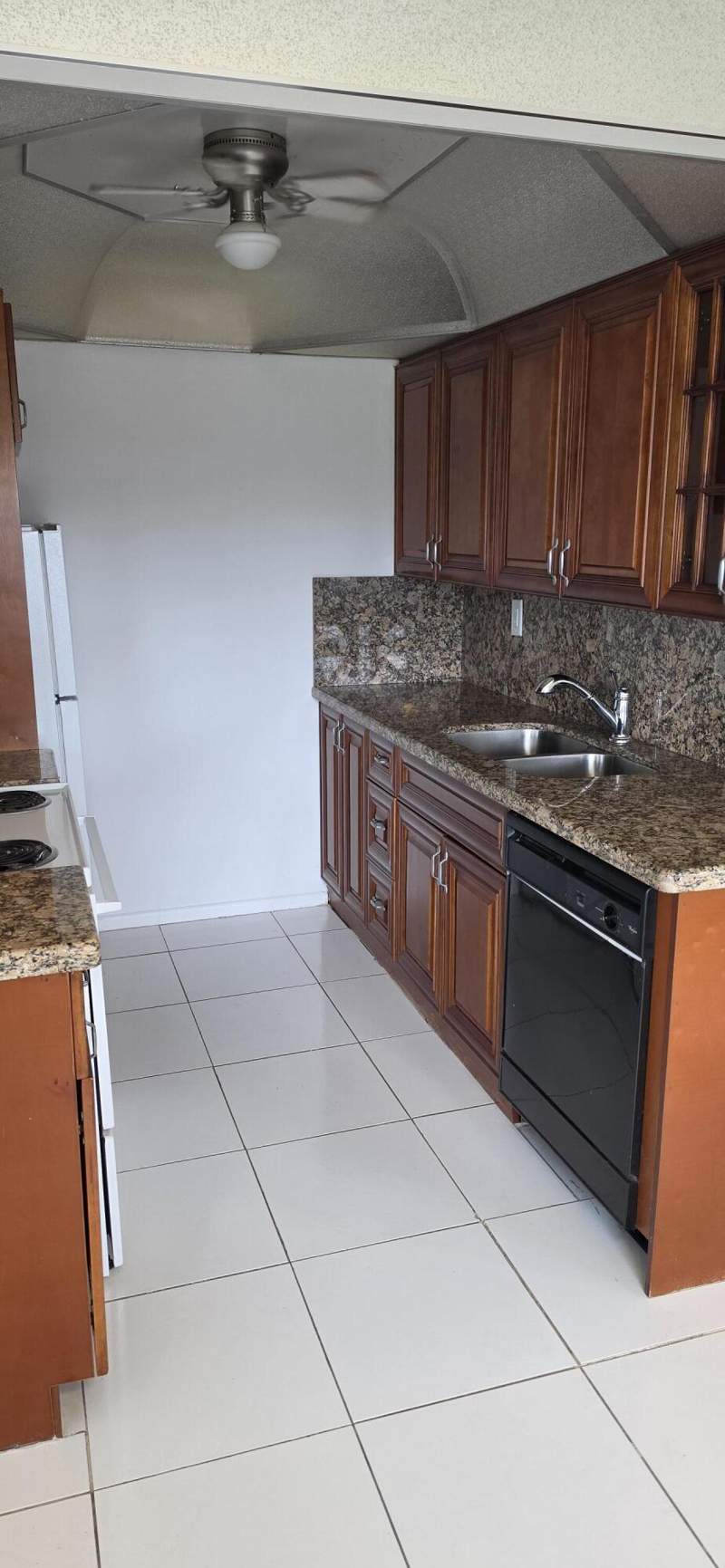 2 bedroom Condominium at 4102 Newport U #4102, Newport U Condo /century village, Deerfield Beach — photo 2
