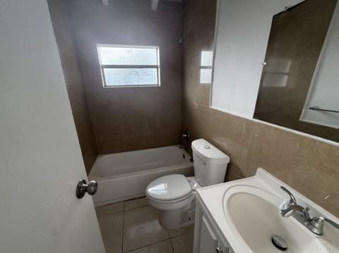 1729 NW 16th Avenue, Fort Lauderdale FL - photo 7 of 10