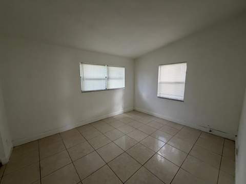 1729 NW 16th Avenue, Fort Lauderdale FL - photo 8 of 10