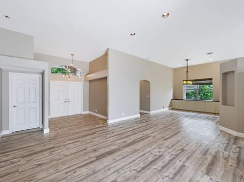 5574 Bermuda Dunes Circle, Lake Worth FL - photo 10 of 43
