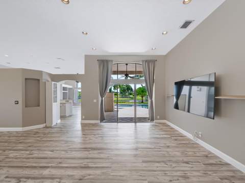 5574 Bermuda Dunes Circle, Lake Worth FL - photo 8 of 43