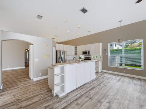 5574 Bermuda Dunes Circle, Lake Worth FL - photo 14 of 43