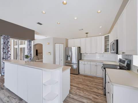 5574 Bermuda Dunes Circle, Lake Worth FL - photo 15 of 43
