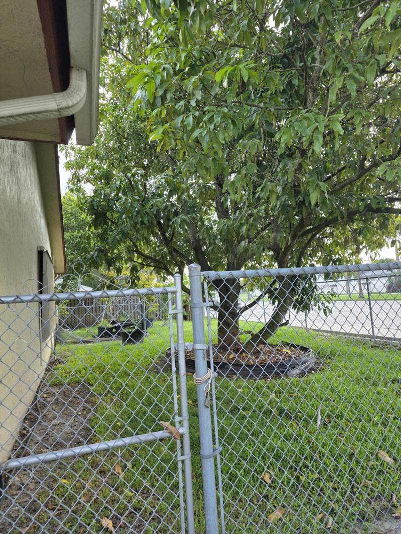 3 bedroom Single Family Residence at 2000 NW 70th Lane, Willow Creek, Margate — photo 4