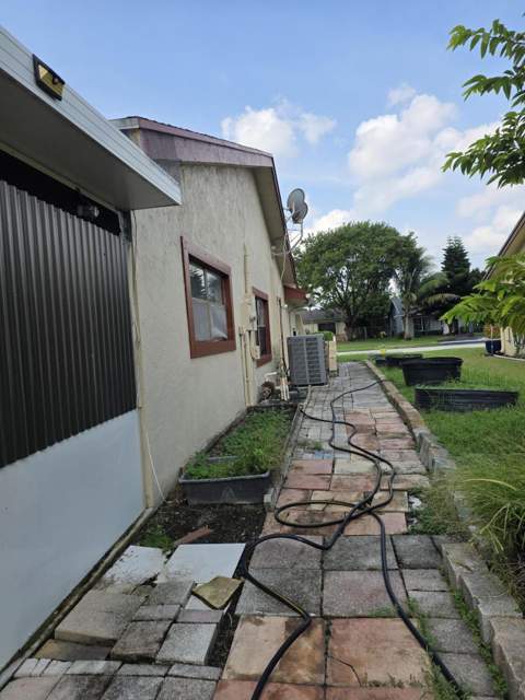 2000 NW 70th Lane, Margate FL - photo 6 of 28