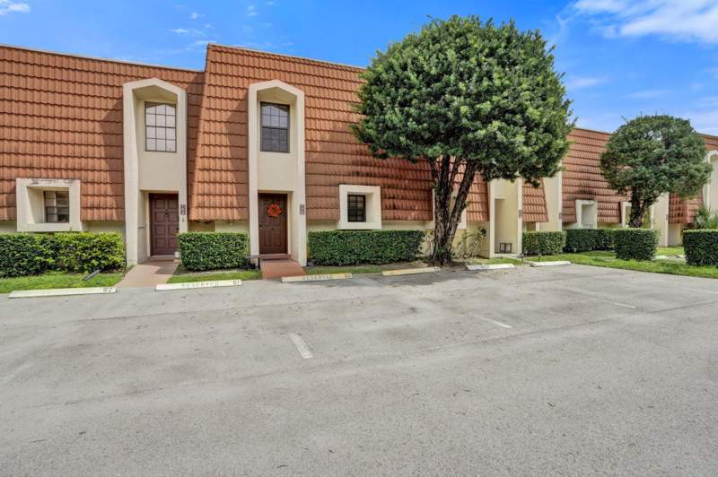 2 bedroom Townhouse at 178 NW 115th Terrace #178, Chateaulaine, Plantation — photo 2
