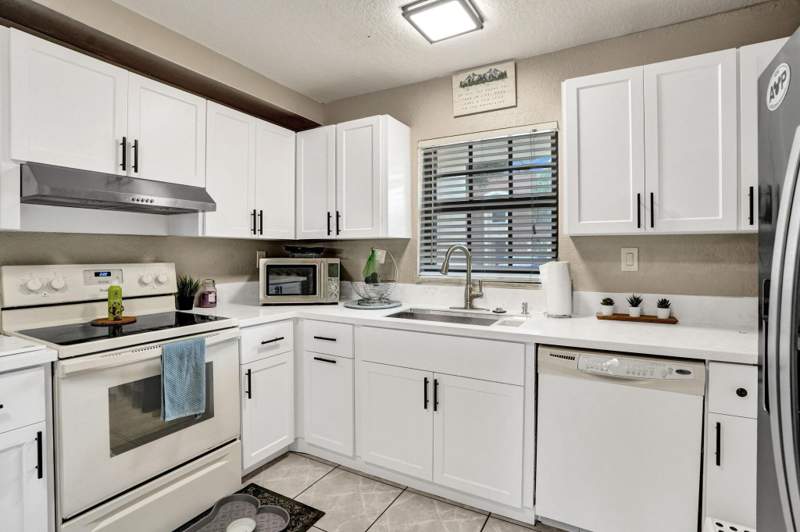2 bedroom Townhouse at 178 NW 115th Terrace #178, Chateaulaine, Plantation — photo 4