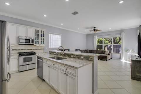 221 Isle Verde Way, Palm Beach Gardens FL - photo 11 of 44