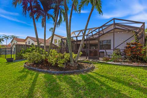 501 Lakeside Circle, Sunrise FL - photo 7 of 36