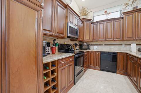 501 Lakeside Circle, Sunrise FL - photo 24 of 36