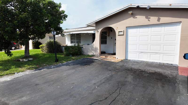 3 bedroom Single Family Residence at 1271 NW 45th Court, Crystal Lake 4th Sec, Deerfield Beach — photo 3
