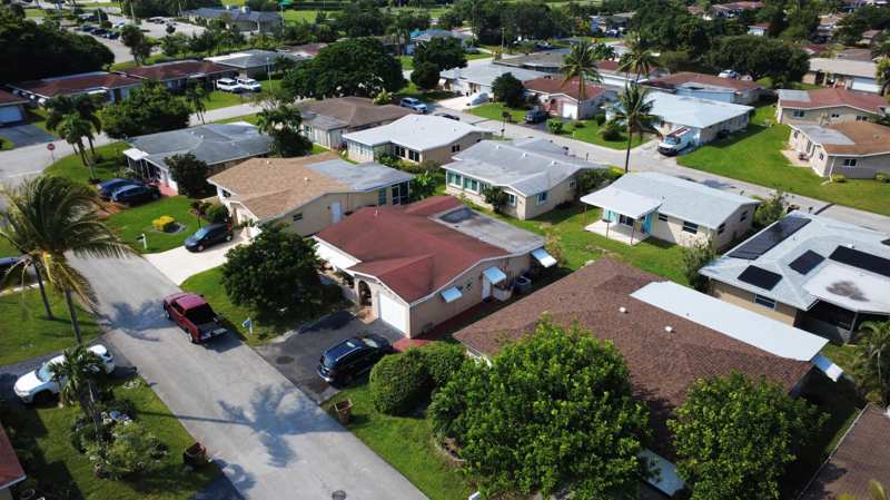 3 bedroom Single Family Residence at 1271 NW 45th Court, Crystal Lake 4th Sec, Deerfield Beach — photo 1