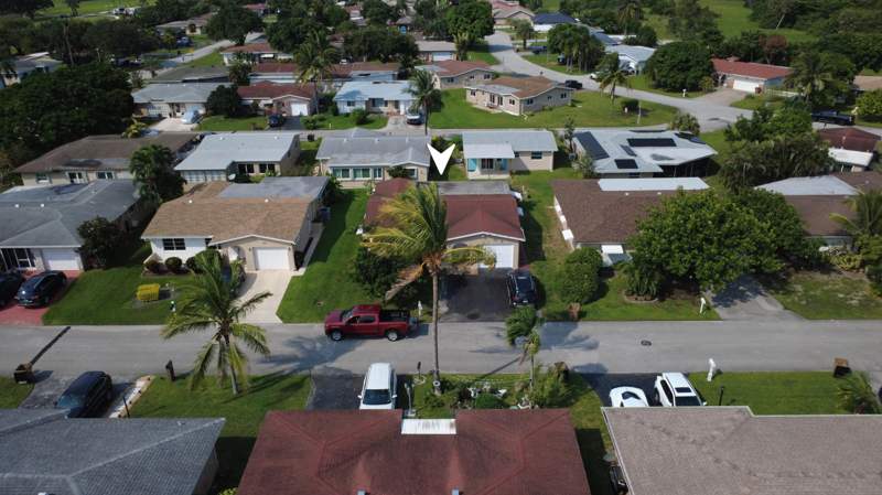 3 bedroom Single Family Residence at 1271 NW 45th Court, Crystal Lake 4th Sec, Deerfield Beach — photo 2