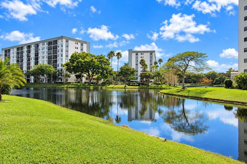 2 bedroom Condominium at 2230 N Cypress Bend Drive #410, Cypress Bend Condominium Vii, Pompano Beach — photo 5