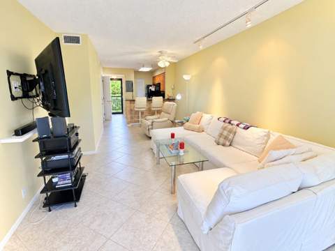 2230 N Cypress Bend Drive #410, Pompano Beach FL - photo 9 of 26