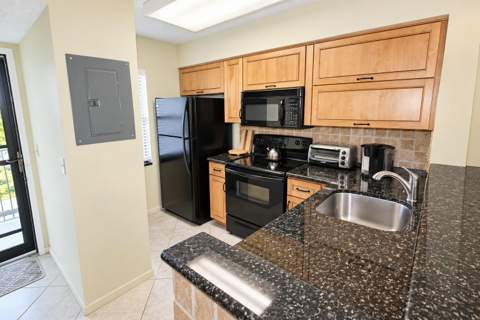 2230 N Cypress Bend Drive #410, Pompano Beach FL - photo 7 of 26