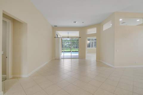 7603 Greenbrier Circle, Port St. Lucie FL - photo 10 of 80