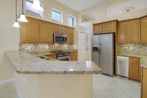 7603 Greenbrier Circle, Port St. Lucie FL - photo 13 of 80