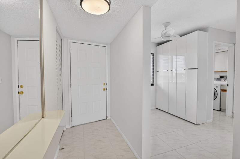 3 bedroom Condominium at 7370 S Oriole Boulevard #802, Huntington Towers Condo, Delray Beach — photo 3