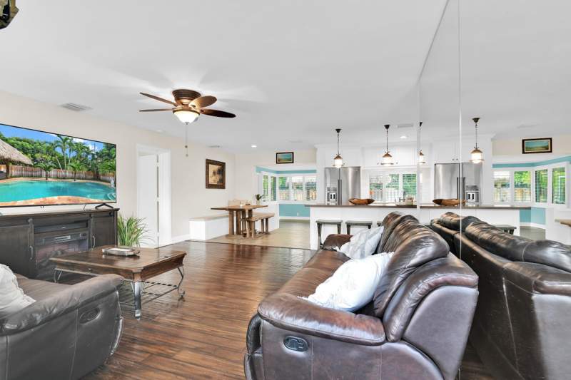 4 bedroom Single Family Residence at 1017 SE 7th Street, Barwal 3rd Sec, Deerfield Beach — photo 4