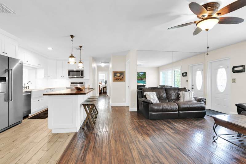 4 bedroom Single Family Residence at 1017 SE 7th Street, Barwal 3rd Sec, Deerfield Beach — photo 5