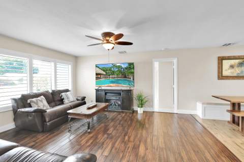 1017 SE 7th Street, Deerfield Beach FL - photo 7 of 50