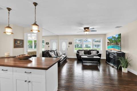 1017 SE 7th Street, Deerfield Beach FL - photo 13 of 50