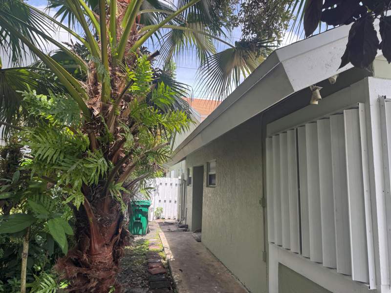 3 bedroom Single Family Residence at 1111 SW 111th Way, Scarborough I, Davie — photo 2