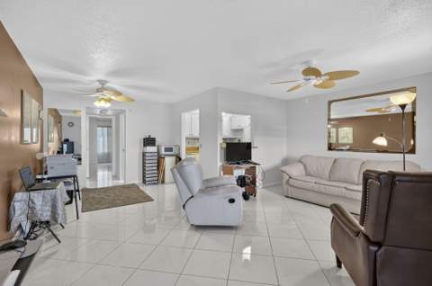 135 Somerset G, West Palm Beach FL - photo 10 of 50