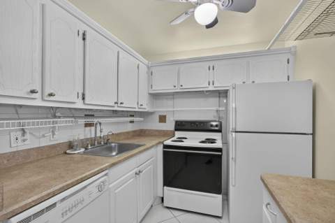 135 Somerset G, West Palm Beach FL - photo 17 of 50
