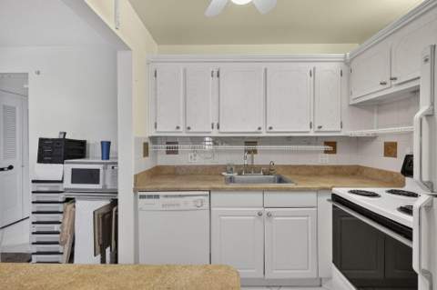 135 Somerset G, West Palm Beach FL - photo 18 of 50