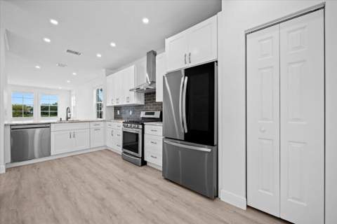 651 Castle Drive, Palm Beach Gardens FL - photo 17 of 74