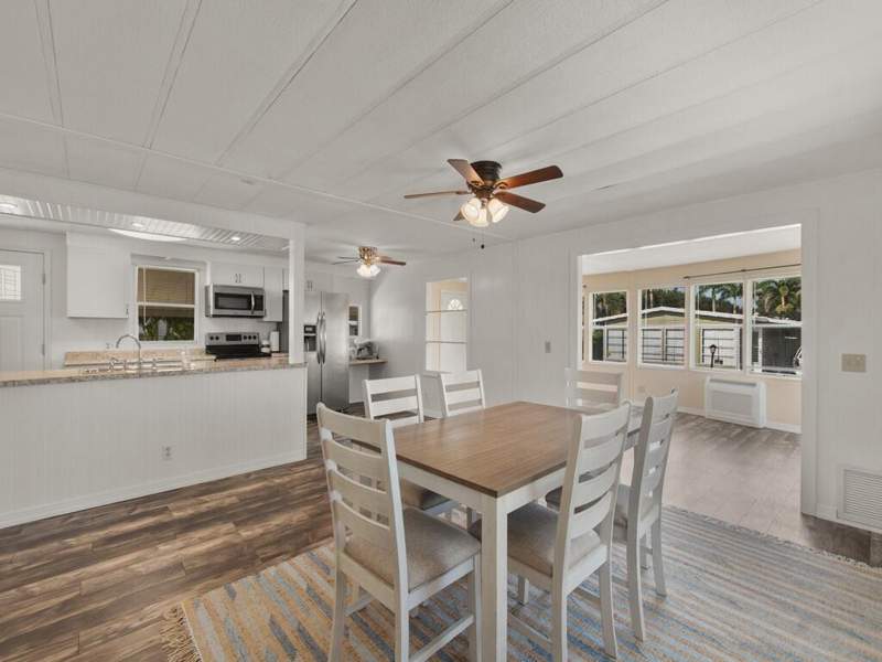 2 bedroom Mobile Home at 93 N Warner Drive, Pinelake Village, Jensen Beach — photo 5