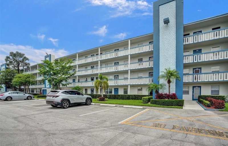 2 bedroom Condominium at 3004 Lincoln A #3004, Lincoln At Century Village Condo, Boca Raton — photo 1