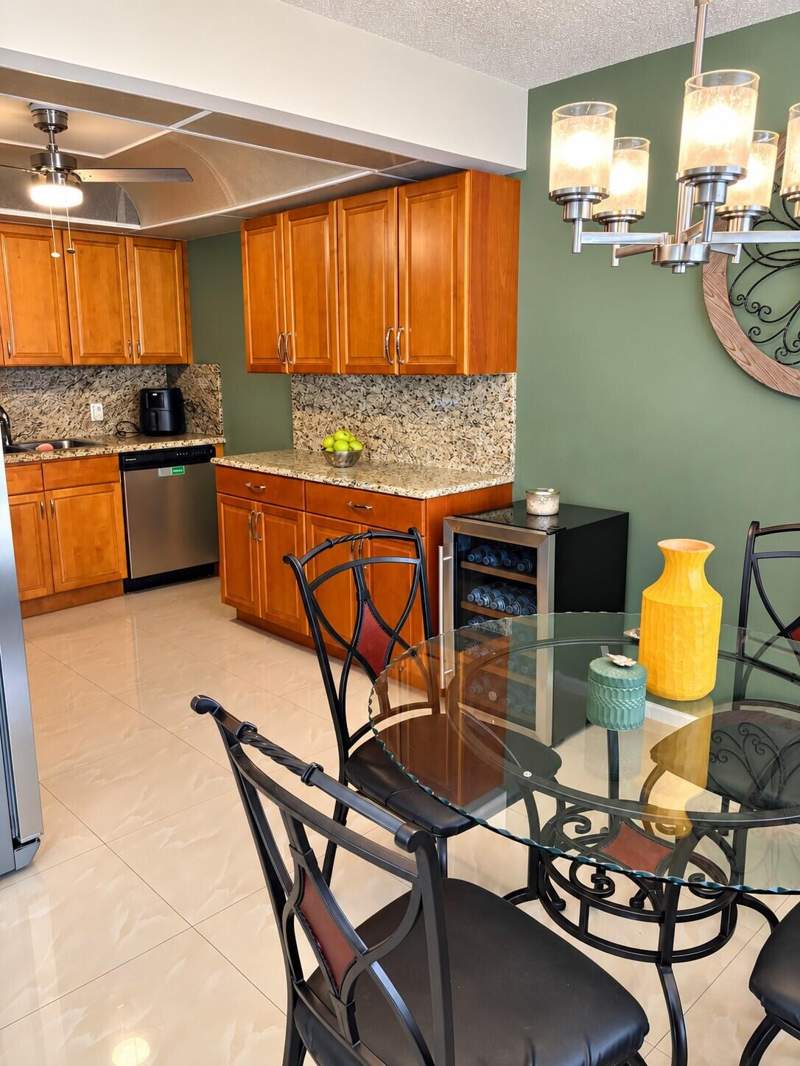 2 bedroom Condominium at 3004 Lincoln A #3004, Lincoln At Century Village Condo, Boca Raton — photo 4