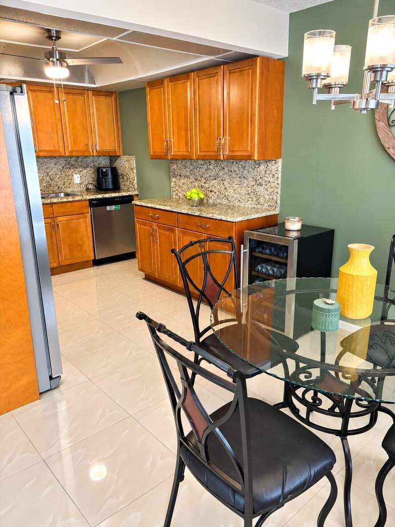 2 bedroom Condominium at 3004 Lincoln A #3004, Lincoln At Century Village Condo, Boca Raton — photo 5