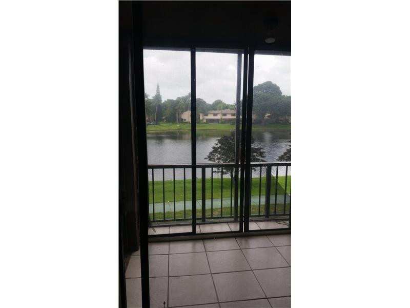 2 bedroom Condominium at 3730 Inverrary Drive #2X, International Village At, Lauderhill — photo 1