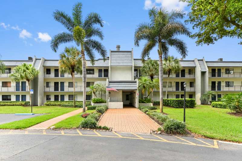 2 bedroom Condominium at 4793 Esedra Court #307, Fountains Of Palm Beach, Lake Worth — photo 1