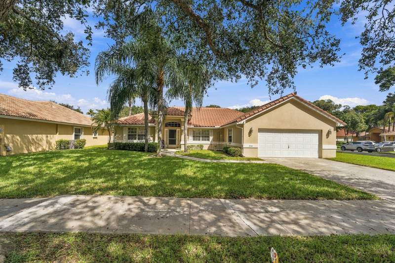 3 bedroom Single Family Residence at 3705 Beachwood Drive, Sabal Lakes Ph 2, Delray Beach — photo 2