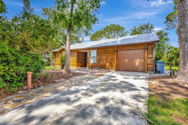 3 bedroom Single Family Residence at 2950 SW Bright Street, Port St Lucie Section 16, Port St. Lucie — photo 2