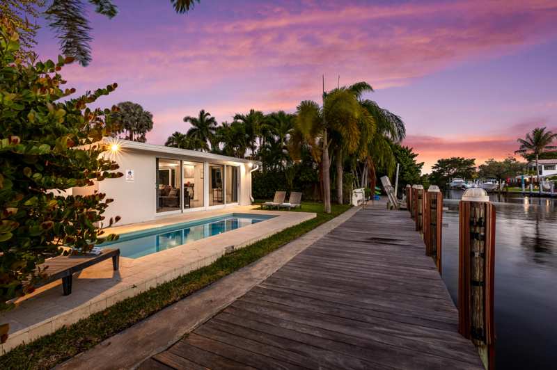 3 bedroom Single Family Residence at 2417 NE 19th Avenue, Middle River Manor, Wilton Manors — photo 1
