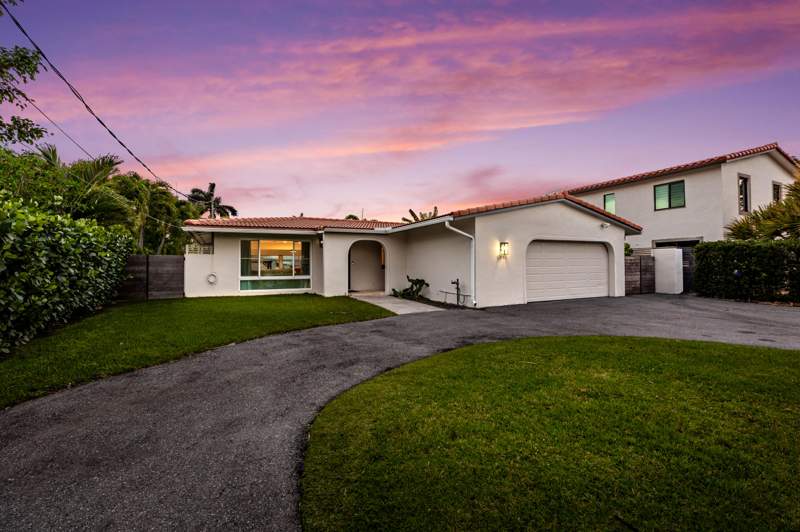3 bedroom Single Family Residence at 2417 NE 19th Avenue, Middle River Manor, Wilton Manors — photo 2