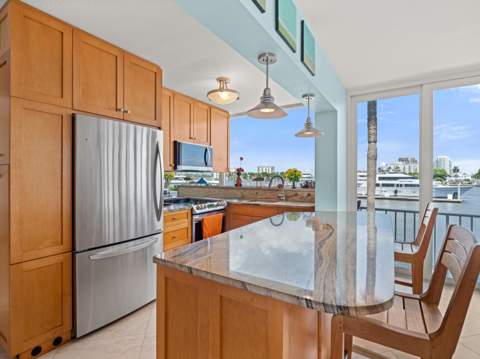 3037 Harbor Drive #18, Fort Lauderdale FL - photo 6 of 27