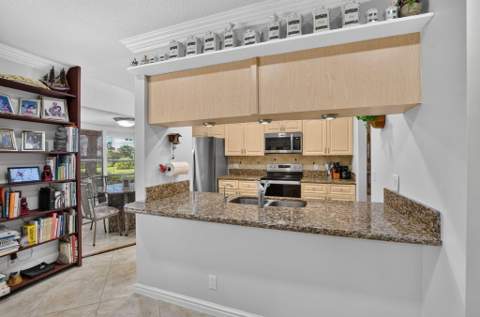 22233 Larkspur Trail, Boca Raton FL - photo 14 of 42