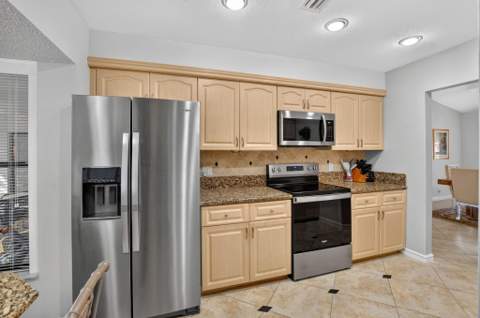 22233 Larkspur Trail, Boca Raton FL - photo 13 of 42