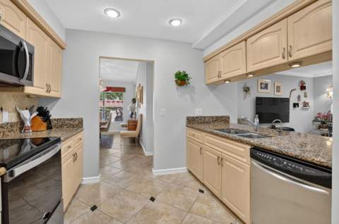 22233 Larkspur Trail, Boca Raton FL - photo 11 of 42