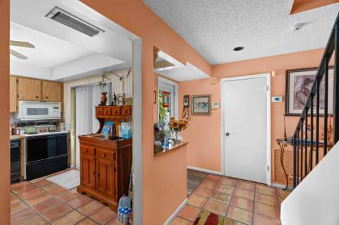 643 Kensington Place #643, Wilton Manors FL - photo 9 of 24
