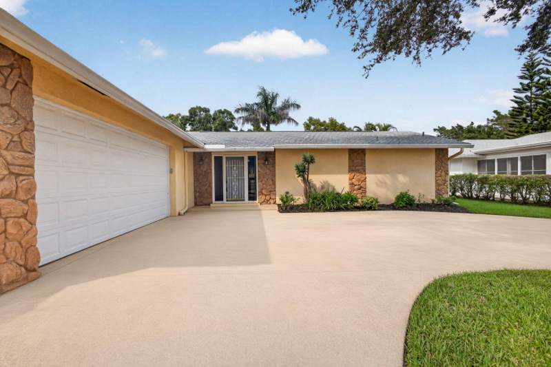 2 bedroom Single Family Residence at 9881 SE Little Club Way, Iroquois Park, Jupiter — photo 4