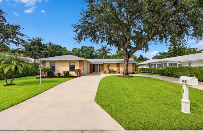 2 bedroom Single Family Residence at 9881 SE Little Club Way, Iroquois Park, Jupiter — photo 1